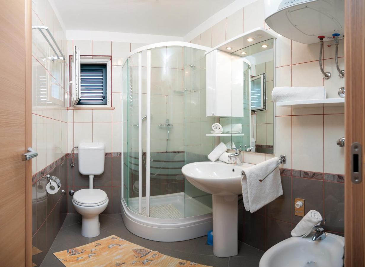 Apartments By The Sea Postira, Brac - 15242 ภายนอก รูปภาพ